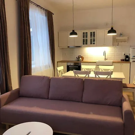 דירה Apartman V Sedmidomku *