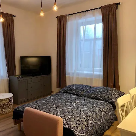 Apartman V Sedmidomku Desná