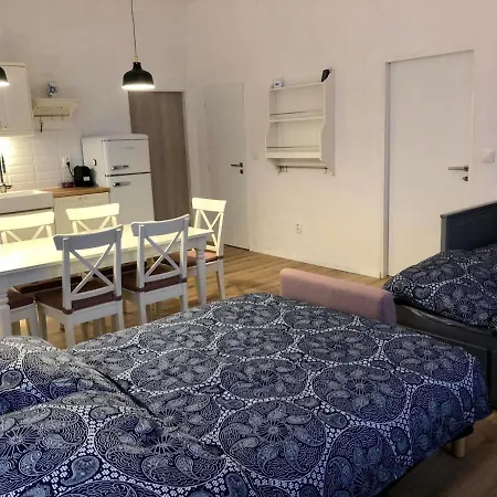 Apartman V Sedmidomku * Desná
