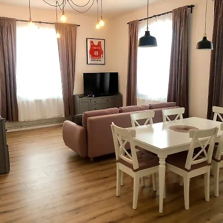 Apartman V Sedmidomku Desná